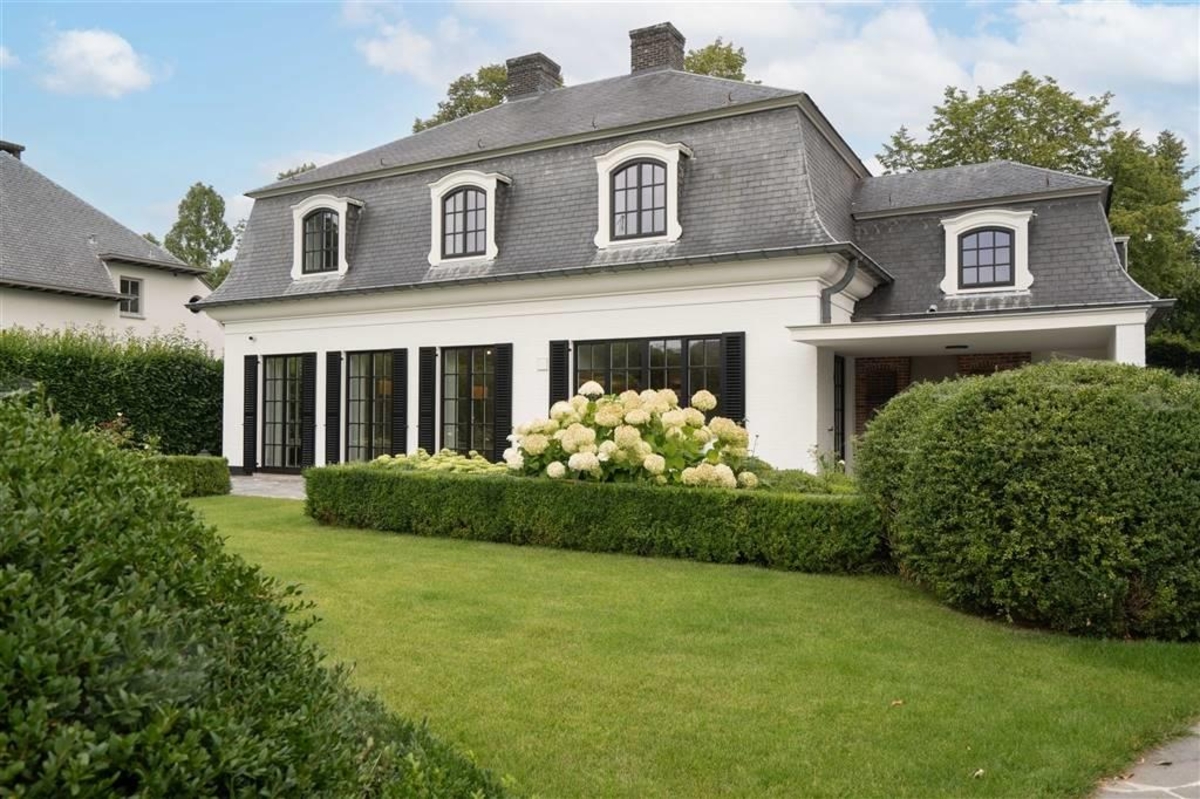 Achtergevel met houten ramen, Villa Elsdonk
