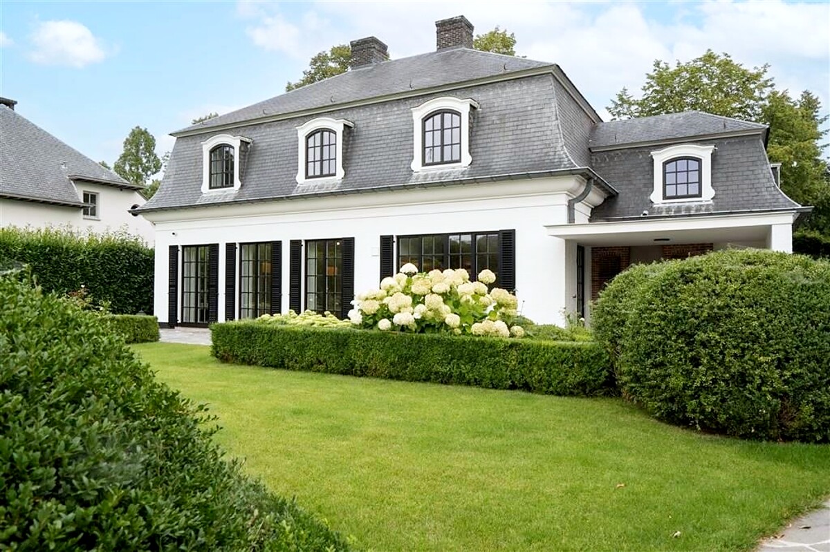Achtergevel met houten ramen, Villa Elsdonk