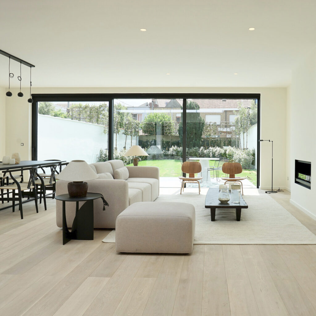 Living met grote schuiframen, Knokke