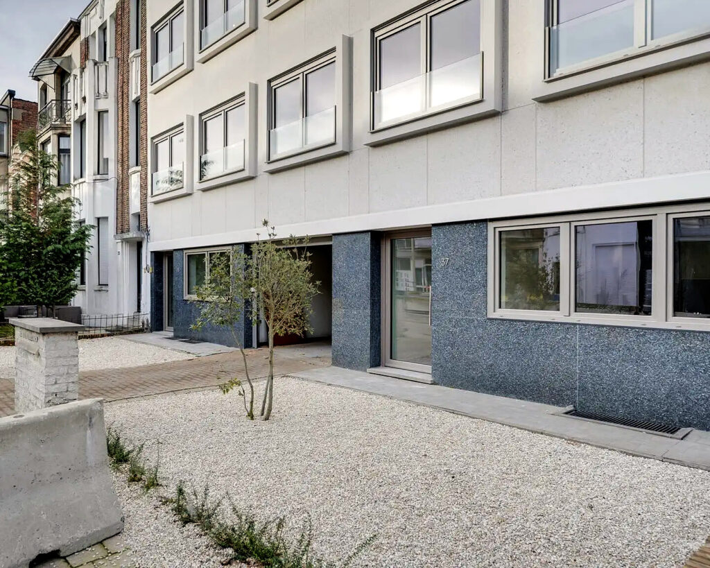 Gelijkvloers met nieuwe ramen, Borgerhout